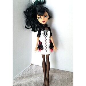 Monster High Cleo De Nile Doll Mattel 2008 Head Bratzilla Outfit Clothing 11 in